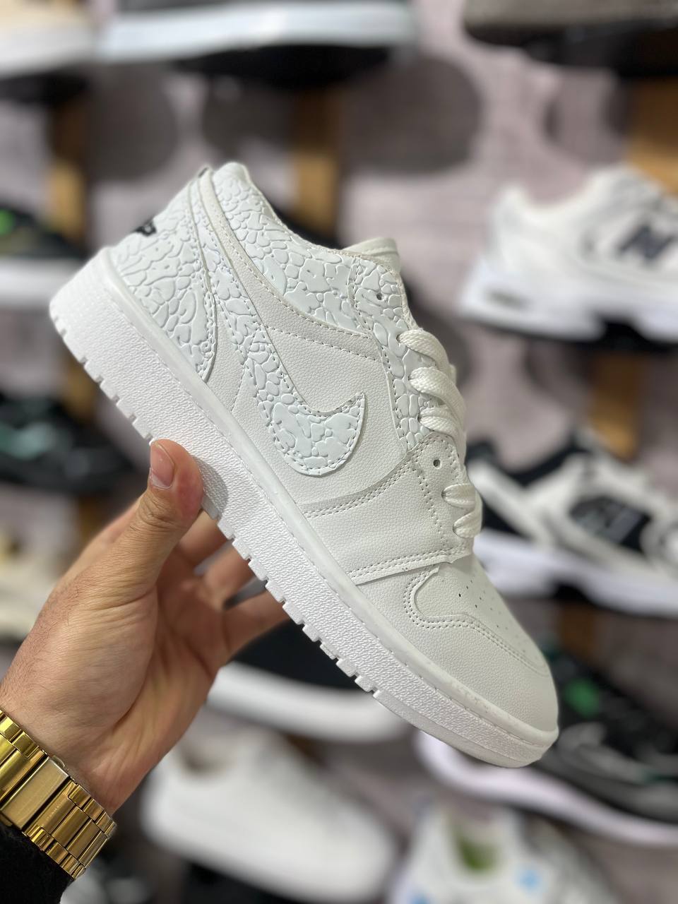 تصویر کتونی مردانه نایک ایر جردن ۱ لو طرح پوست ماری/فیل - سفید / 42 